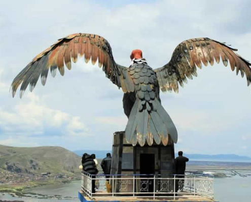 Mirador Kuntur Wasi – Haus des Kondors über Puno Mirador Kuntur Wasi – Haus des Kondors über Puno