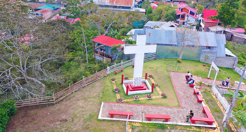 Historischer Friedhof über den Dächern von Villa Rica