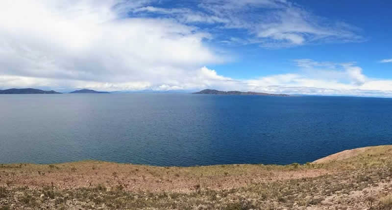 Península de Chucuito: comunidades aimaras y panoramas andinos en el lago Titicaca