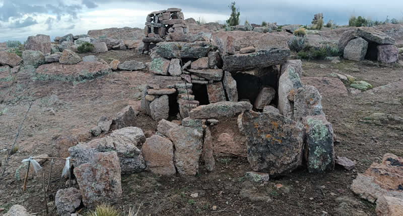 Peñón de Yacari – Felinenfelsen und Felskunst im Hochland von Juli Peñón de Yacari – Felinenfelsen und Felskunst im Hochland von Juli