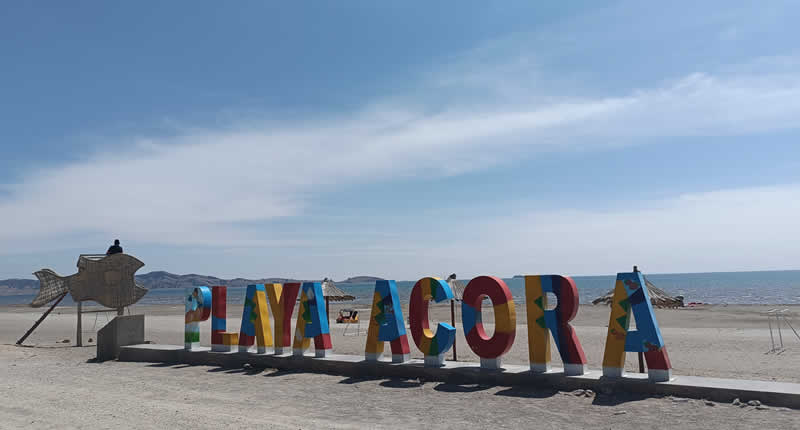 Playa Acora de Surupa Pataza: Weitläufiger Strand bei Ácora am Titicacasee
