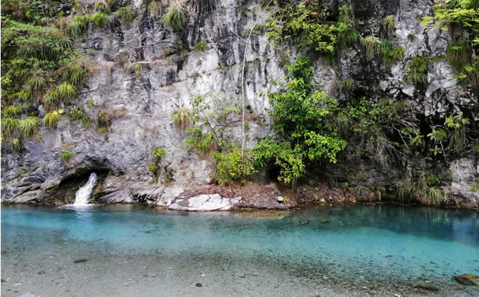 Pozas de Agua Y Sal-Pozuzo Pozas de Agua y Sal bei Pozuzo in der Selva Central Perus Pozas de Agua y Sal – die türkisfarbenen Salzbecken von Pozuzo