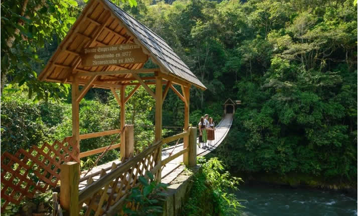 Acceso al Puente Emperador Guillermo I