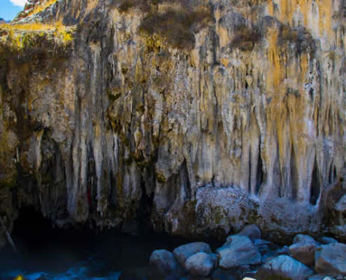 Puente Natural Th’usnachaka – Steinbrücke im Tal des Río Pacchani