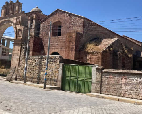 Templo de Santa Bárbara – Historische Mestizen-Kirche in Ilave