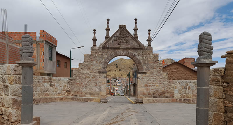 Arcopata von Juli – Torbogen am alten Königsweg