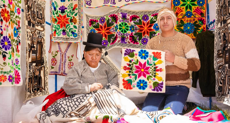 Traditionelles Kunsthandwerk in der Kleinstadt Juli
