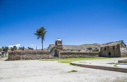 Capilla de San Pedro de Challapampa nahe der Kleinstadt Juli am Titicacasee