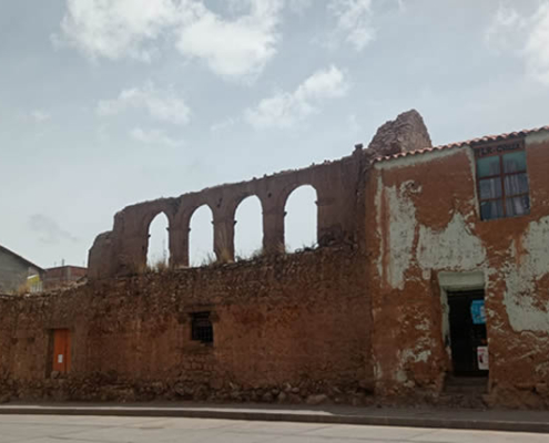 Haus der Inquisition – Schule der edlen Indianer in Juli