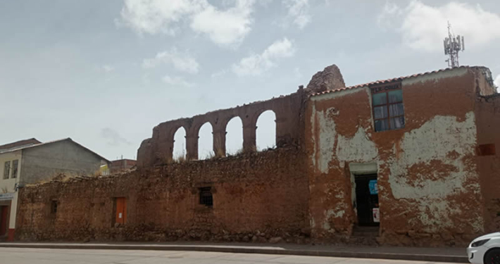 Haus der Inquisition – Schule der edlen Indianer in Juli