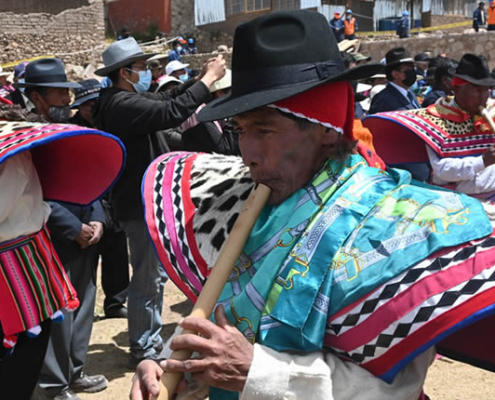 Fest der Kreuzerhöhung (Exaltación de la Santa Cruz / Orqo Phista) in Juli Fest der Kreuzerhöhung (Exaltación de la Santa Cruz / Orqo Phista) in Juli