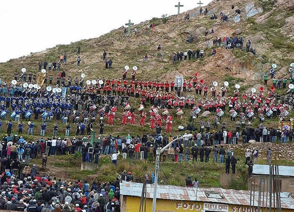 Banda de música en Azángaro
