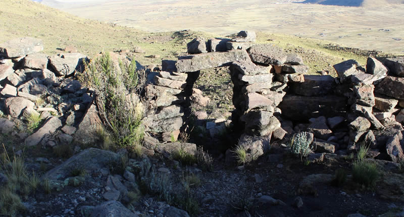 Festung auf dem Cerro Jaquejaytahui bei Pomata Festung auf dem Cerro Jaquejaytahui bei Pomata