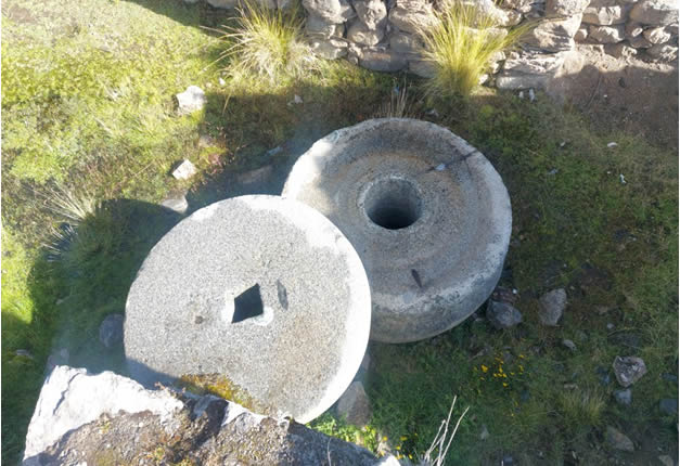 Piedras de molienda del Molino de oro de Corani