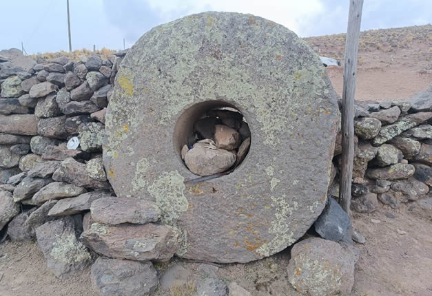 Molino minero de Amotire cerca de Pisacoma en el altiplano de Puno