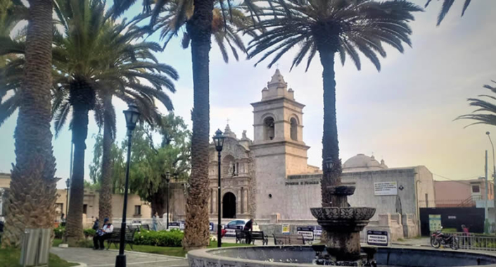 Plaza de Yanahuara in Arequipa: Mirador, Geschichte und Architektur aus Sillar