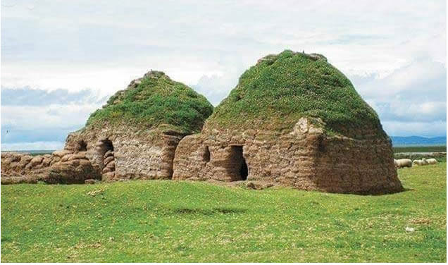Archaische Architektur zwischen Titicacasee und Collao-Hochebene