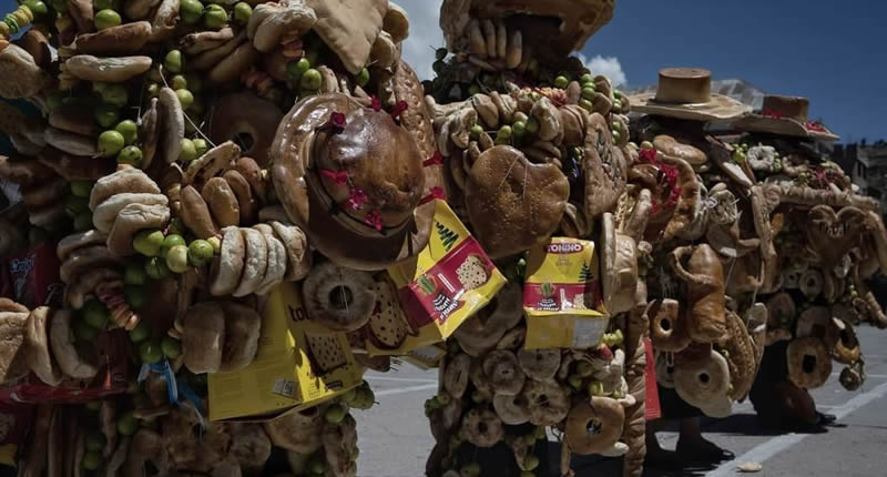 Brot, Amt und Aymara-Tradition am Neujahrstag