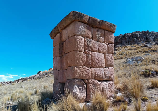 Vorinkaische Chullpas und Felskunst im Hochland von Puno