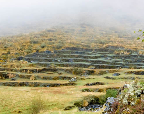 Sitio arqueológico Pucuyuta – pueblo precolombino entre andenes andinos y lagunas Sitio arqueológico Pucuyuta – pueblo precolombino entre andenes andinos y lagunas