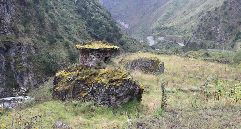 Sitio arqueológico de Chichacori – asentamiento colla sobre el río Ollachea