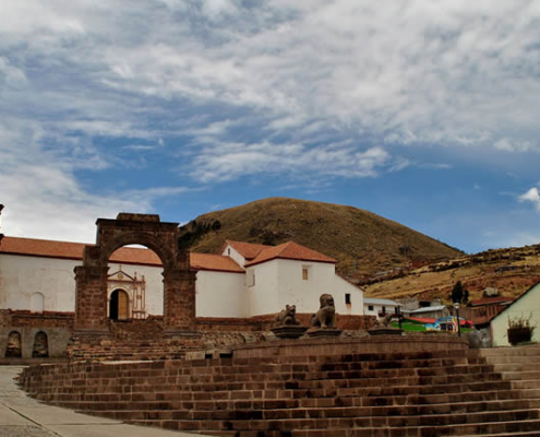 Templo de la Asunción (Santa María la Mayor) in Juli