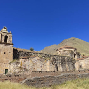 Templo de San Antón – construcción mestiza de barroco tardío en el Altiplano de Puno