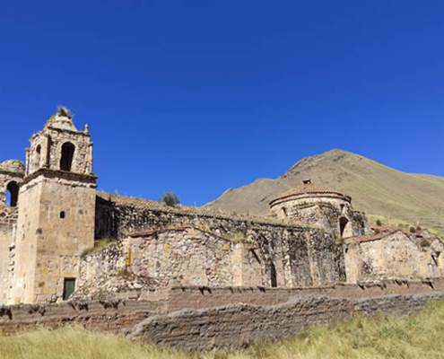 Templo de San Antón – construcción mestiza de barroco tardío en el Altiplano de Puno