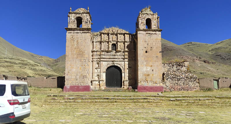 hispanische Sakralarchitektur im Collao-Hochland