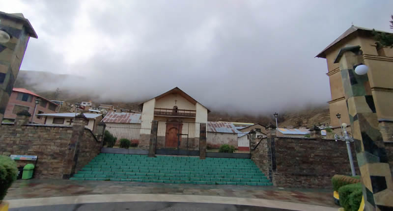 Templo de San Bartolomé in Usicayos – Kolonialkirche im Hochland von Carabaya