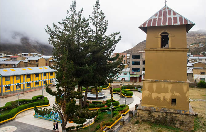 Templo de San Bartolomé in Usicayos, Kolonialkirche in Carabaya