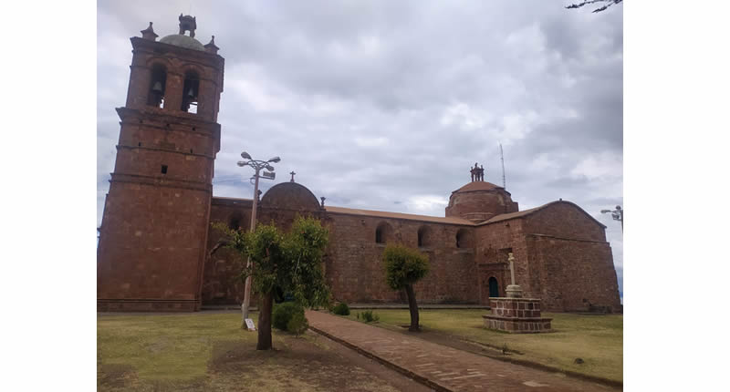 Templo de Santiago Apóstol / Nuestra Señora del Rosario in Pomata Templo de Santiago Apóstol / Nuestra Señora del Rosario in Pomata