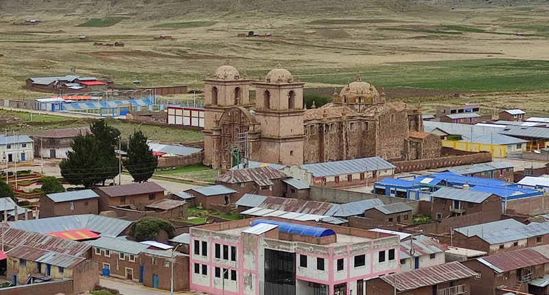 Templo Santiago Apóstol in Santiago de Pupuja – Meisterwerk der Mestizenarchitektur im Altiplano