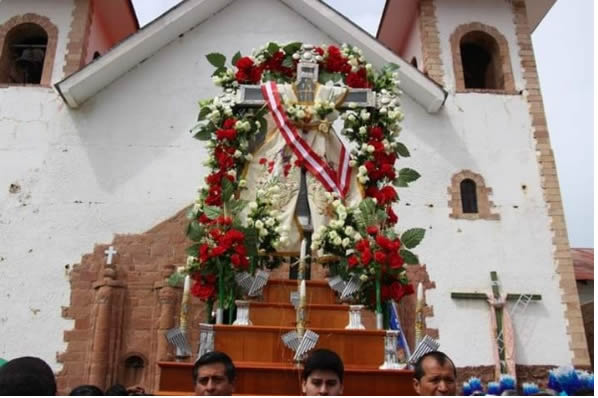 Templo Santiago Apóstol in Huancané: Barockkirche im Altiplano